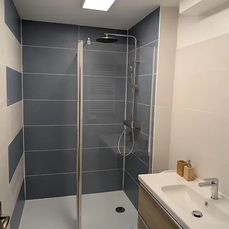 בית נופש De La Bretiniere *